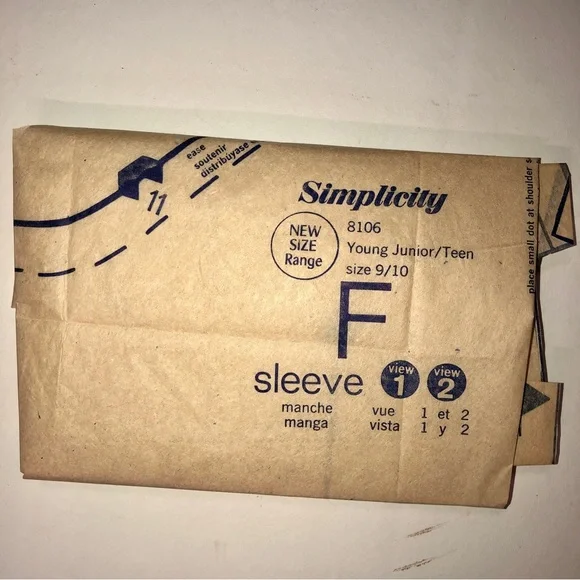 Copyright 1969 Vintage “Simplicity 8106” Dress Bolero Cut Sewing Pattern (9/10) - Picture 2 of 9